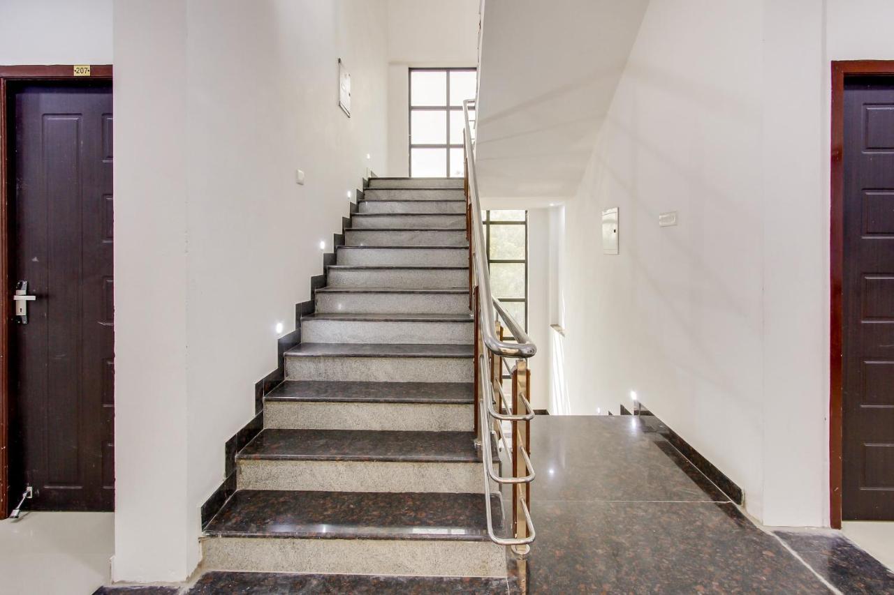 Oyo 69625 Mayuraa Residency Hotel กุมพาโกนัม ภายนอก รูปภาพ