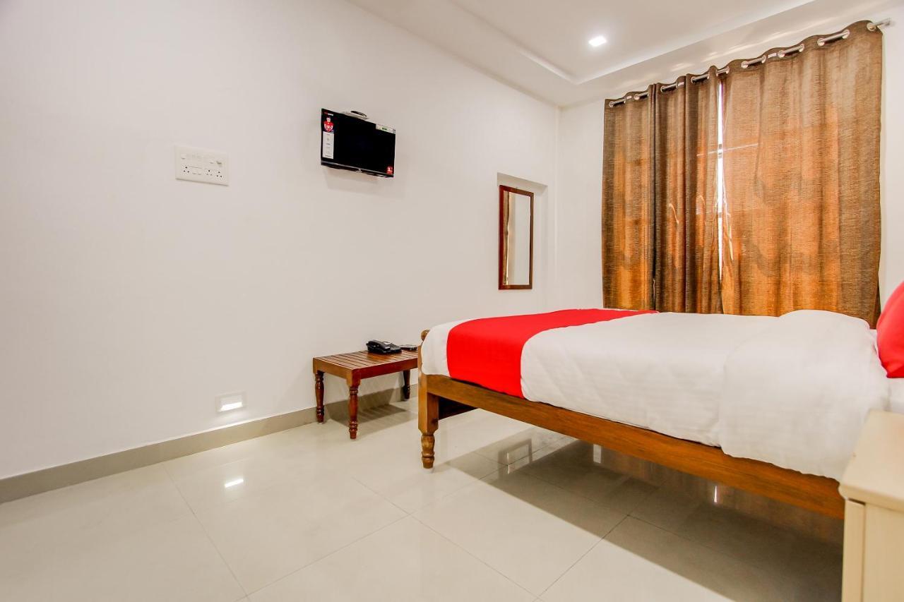 Oyo 69625 Mayuraa Residency Hotel กุมพาโกนัม ภายนอก รูปภาพ